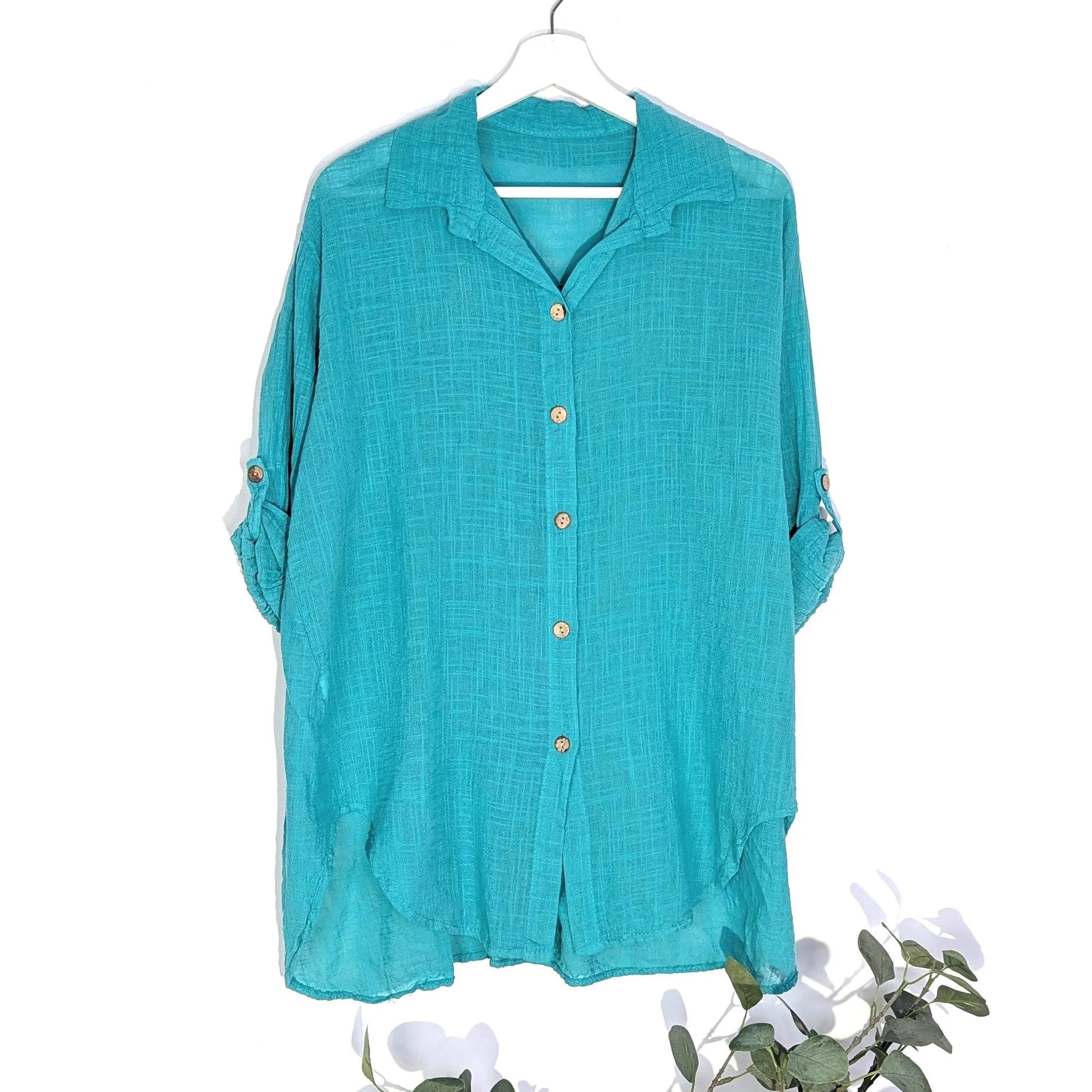 Flattering light weight cotton shirt with coco buttons (M-L)
