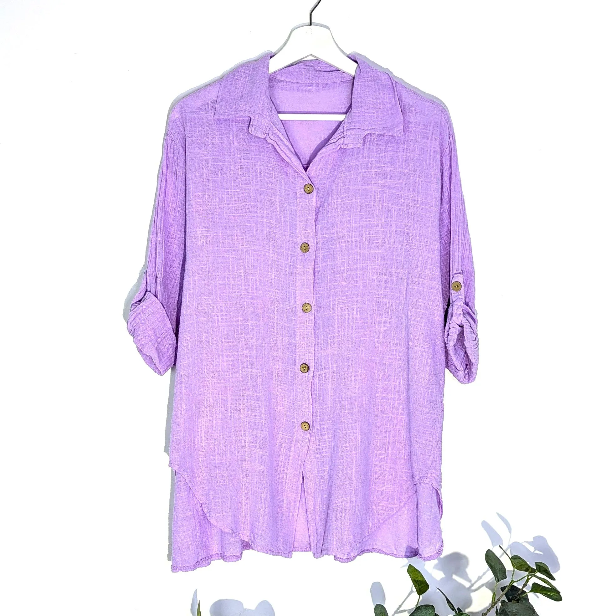 Flattering light weight cotton shirt with coco buttons (M-L)