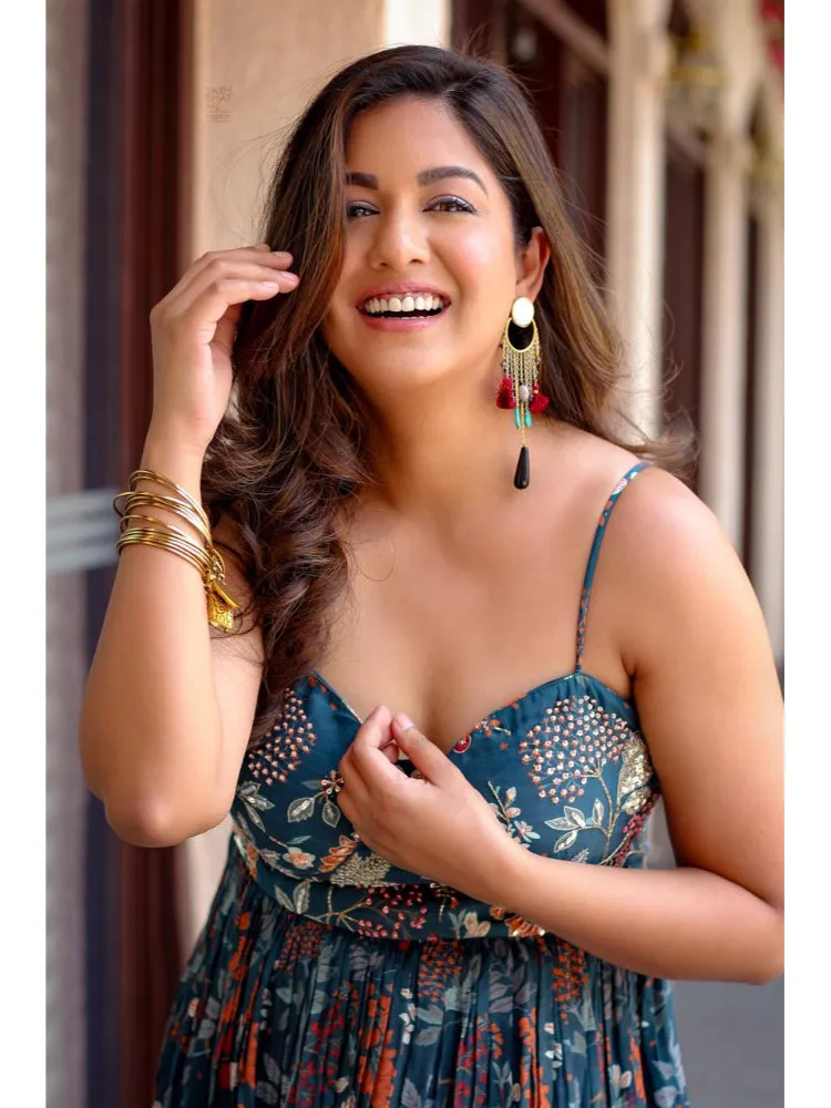 Ishita Dutta in Maxi dress (SS - 097)