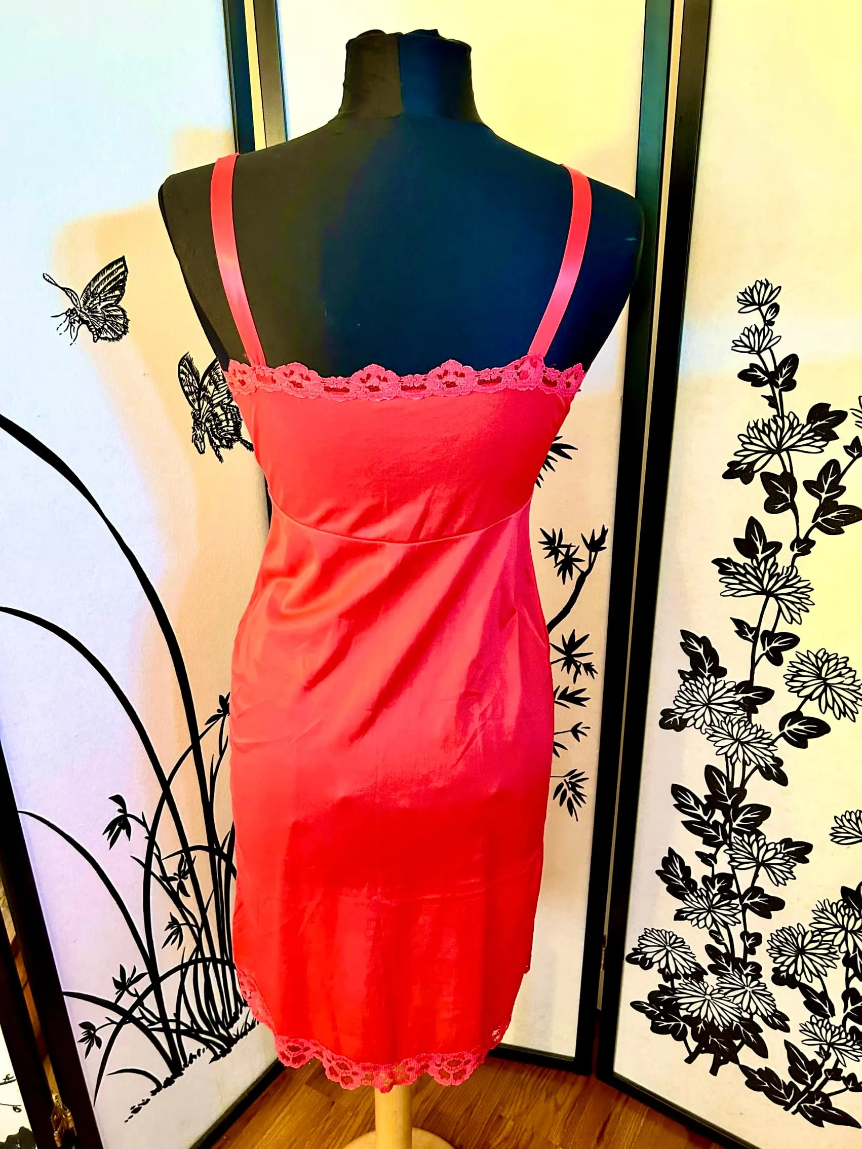 Vintage red hottt sexxxy lace slip